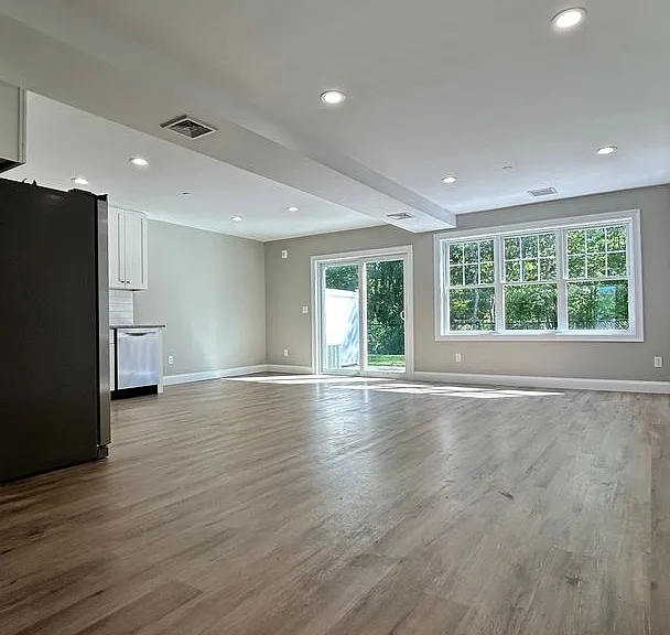 2188 Braley Rd — Photo 10