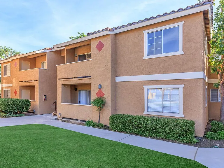Valley View Apartments — Photo 19