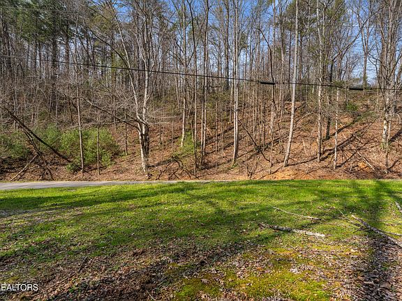 5th image of 520 Huskey Grove Rd