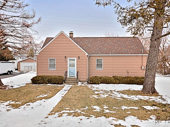 2nd image of 104 E Clarendon Dr