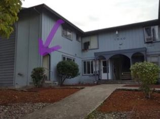 1030 SE Main St #8, Roseburg, OR 97470