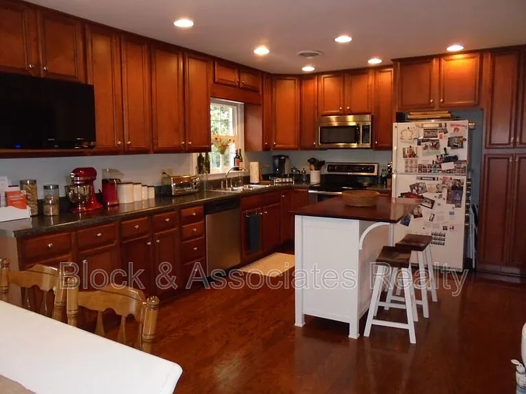 2314 Dover Pl — Photo 10