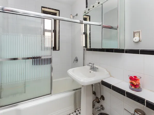 3840 Greystone Avenue image 12 of 15