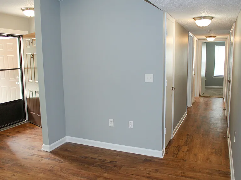 Springridge Apartments — Photo 8