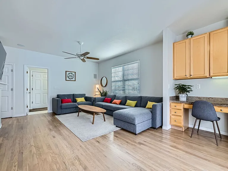 2524 Lexington St — Photo 11