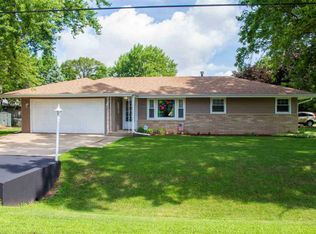 2016 S Bend Rd, Rockford, IL 61109