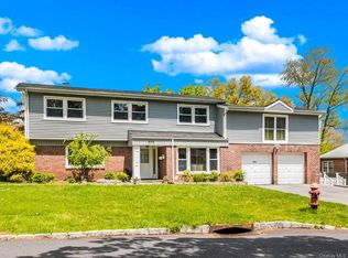 194 Alta Vista Dr, Yonkers, NY 10710