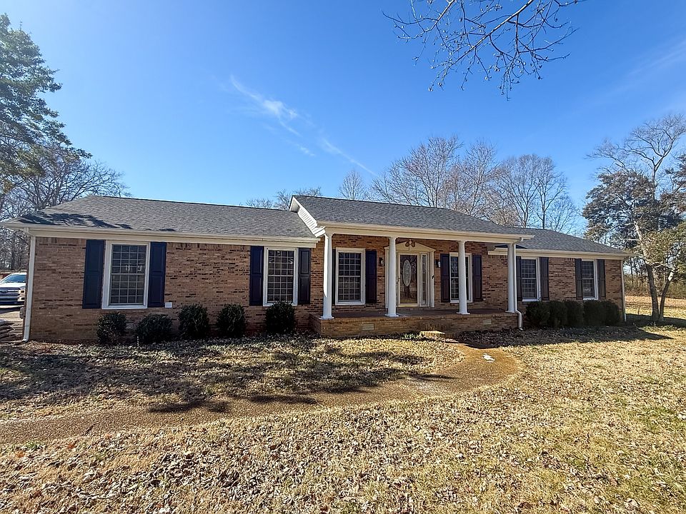 1st image of 111 Hampshire Dr