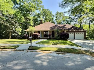 3605 Point Clear Dr, Ocean Springs, MS 39564