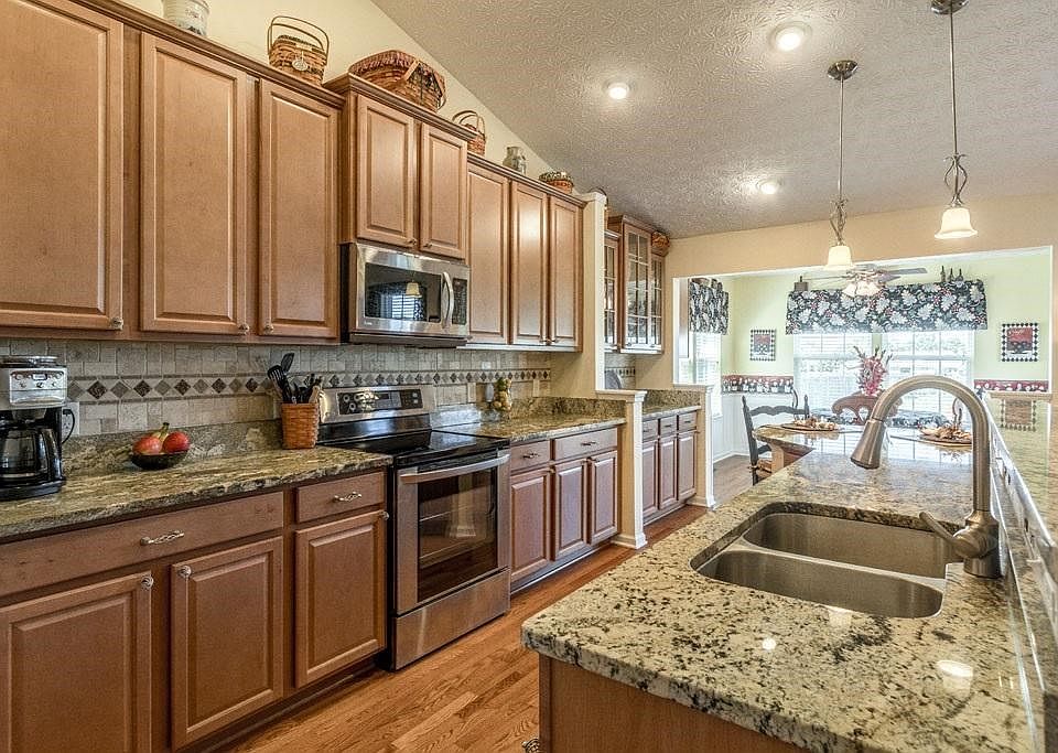 1st image of 336 Evergreen Cir