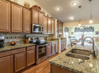 336 Evergreen Cir, Pickerington, OH 43147