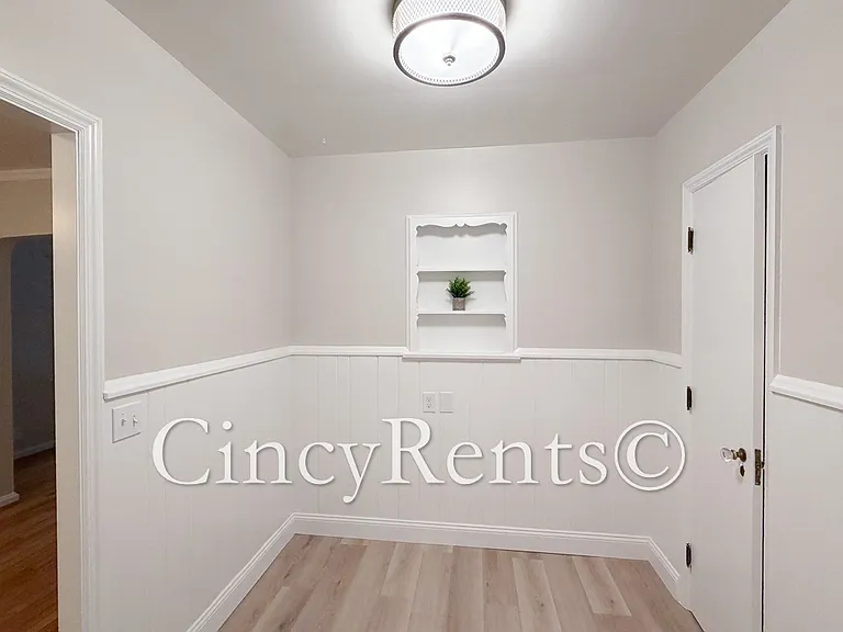 1110 Delta Ave #1 — Photo 6