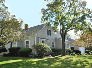 30 Rockland St, Dartmouth, MA 02748