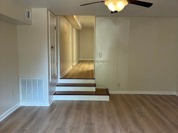 3rd image of 105 Lenox Pkwy