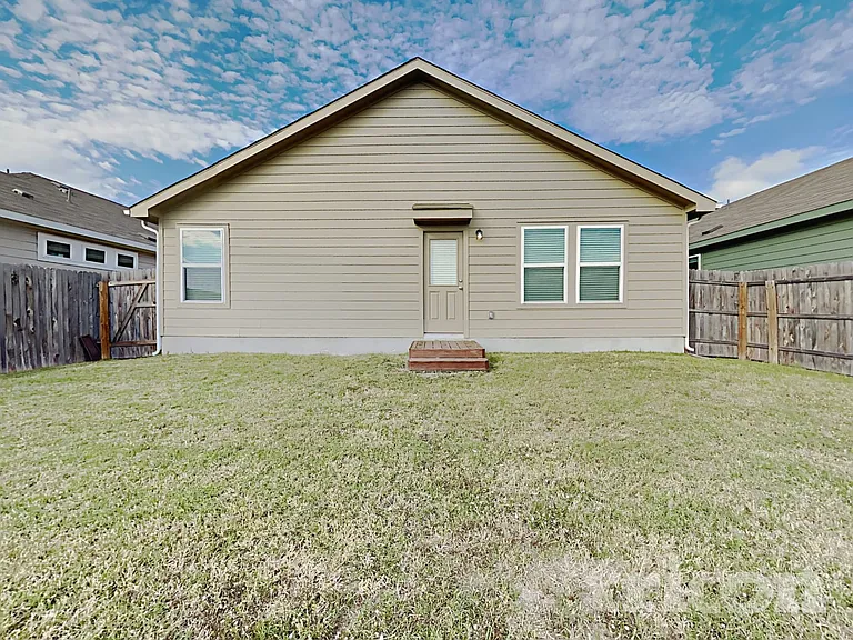 9736 Marbach Brk — Photo 17