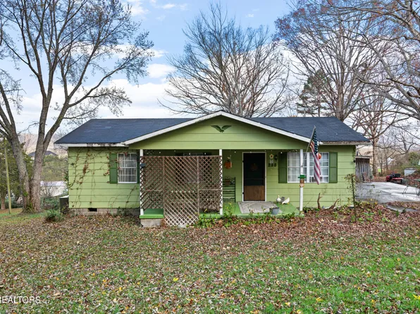238 Hollifield Dr, Jacksboro, TN 37757