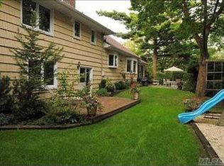 21 South Dr, Roslyn, NY 11576