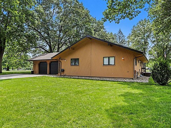 4th image of 6234 Arrowhead Dr N