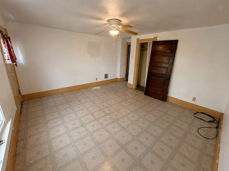 451 E Pearl St — Photo 24