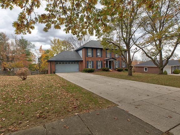 5th image of 22 Fontaine Blvd