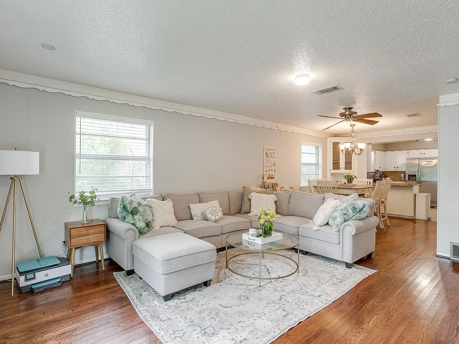 5 bed, 2256 sqft, $4,950 — Photo 4
