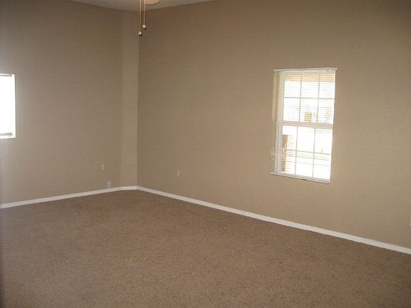4th image of 100 Country Club Dr