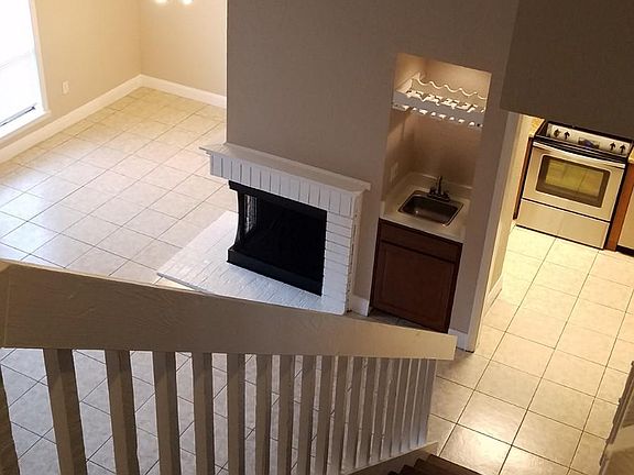 2nd image of 626 Grenadine Ct