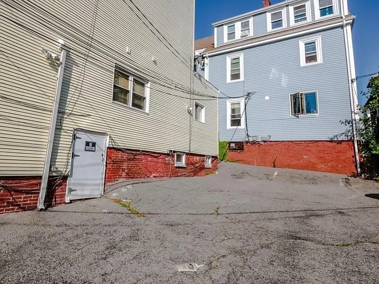 480 Medford St #6 — Photo 10