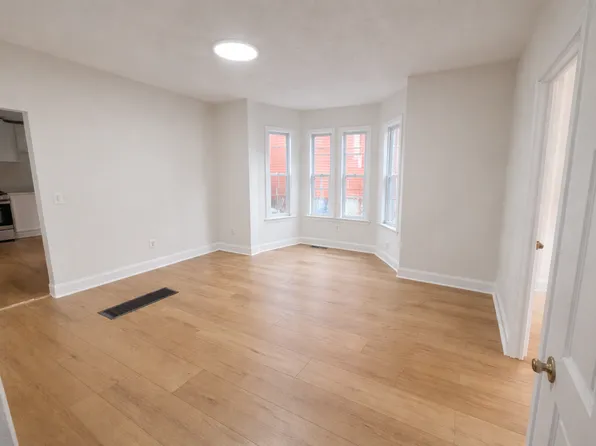 3 W 11th St, Lowell, MA 01850