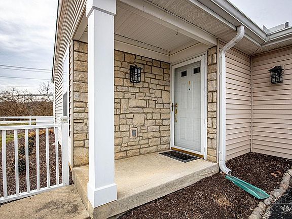 2nd image of 10472 Jesica Ln Unit 1