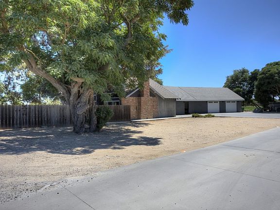 3rd image of 11973 W Olive Ave