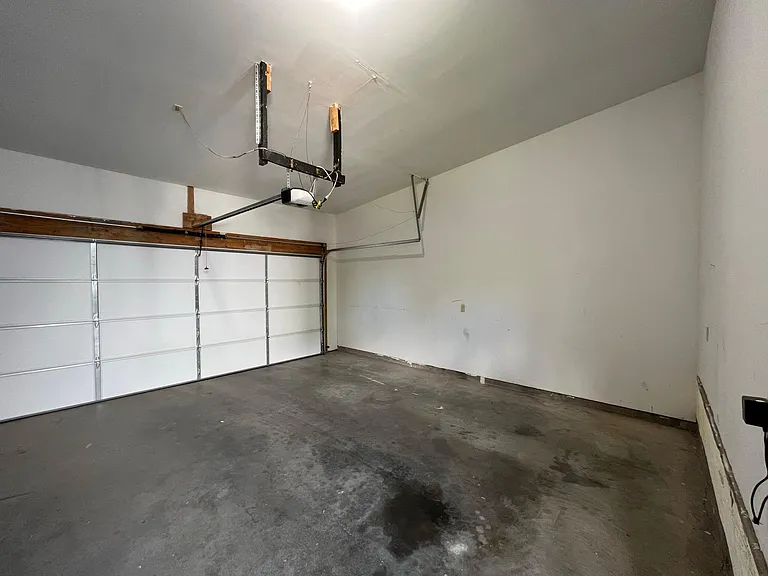 3390 Majestic Rdg — Photo 24