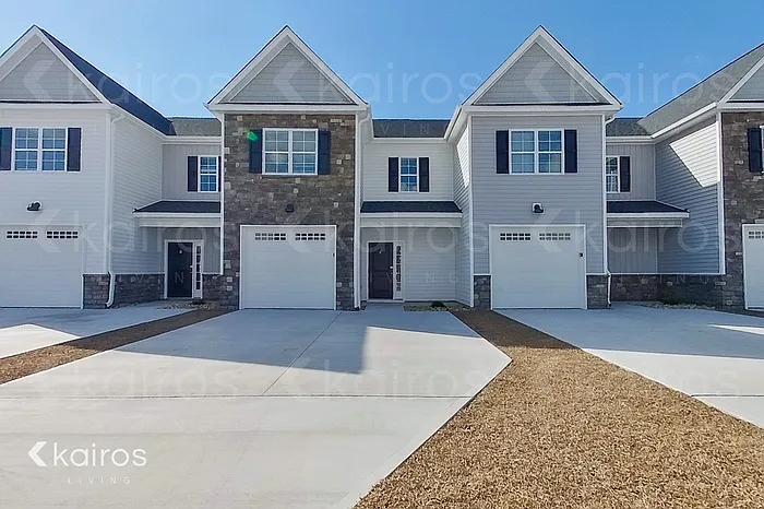 3 bed, 2.5 bath, 1863 sqft, $1,945 — Photo 1
