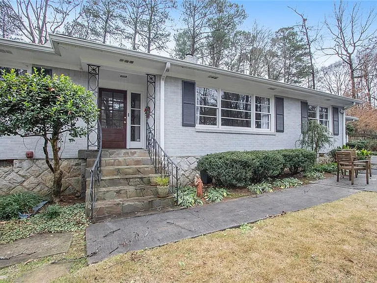 3873 Land O Lakes Dr NE — Photo 1