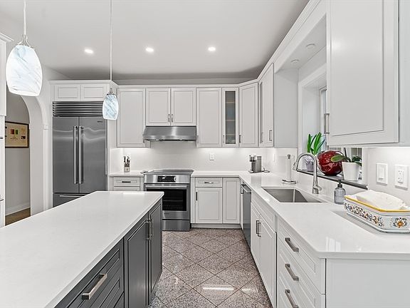 4th image of 233 Rice Rd