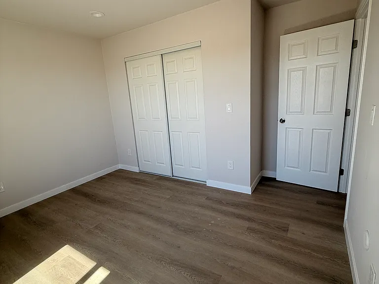 11221 Dumont Ave — Photo 5