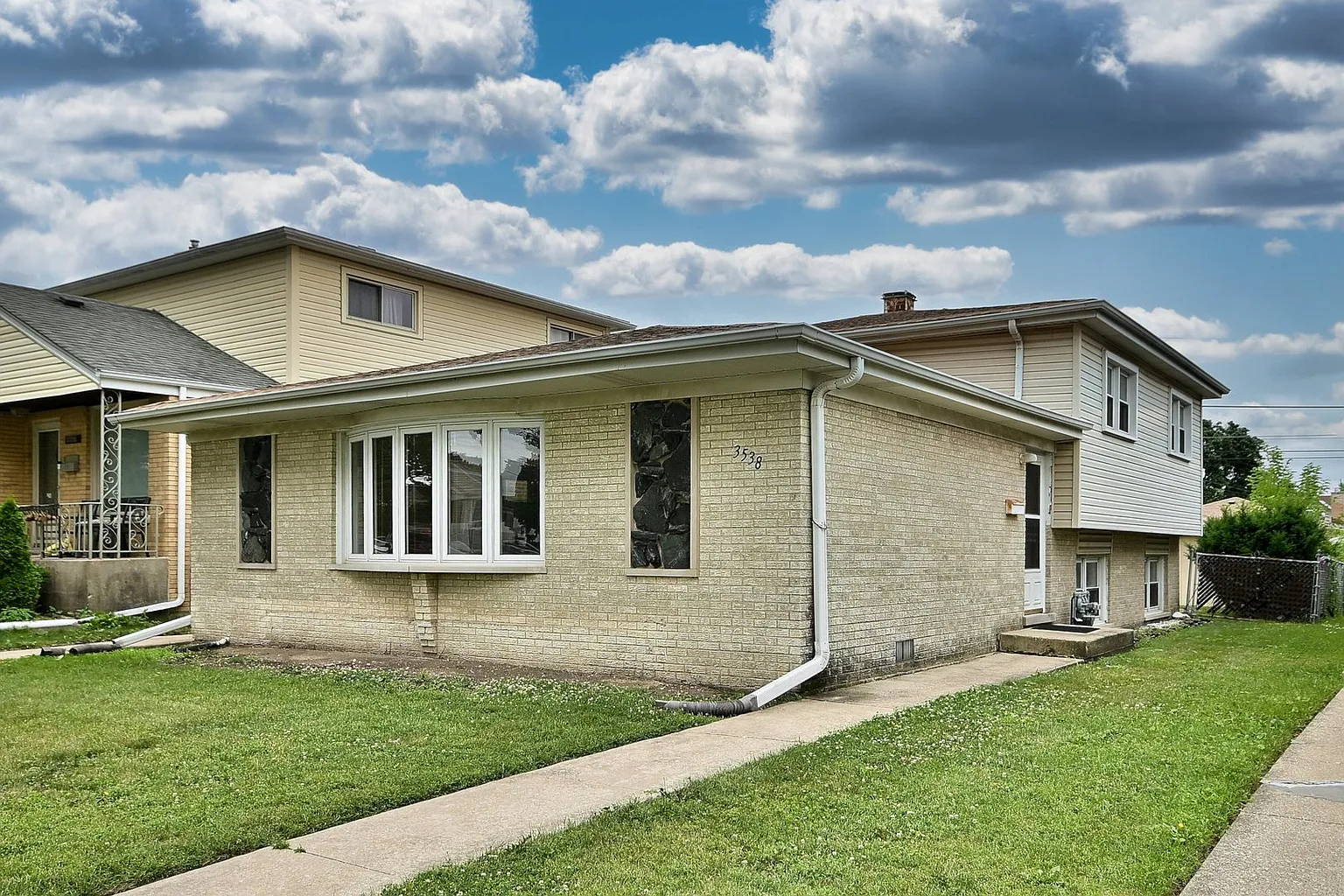 3538 Sunset Ln photo 1