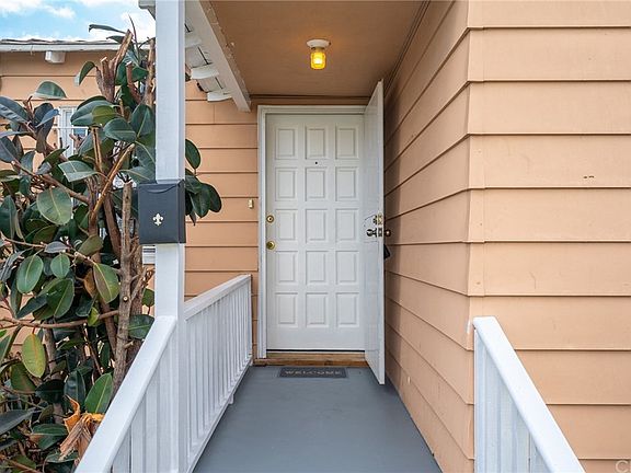 3rd image of 1458 W 110th St