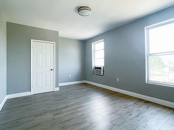 4th image of 1421 N 21st St Floor 3