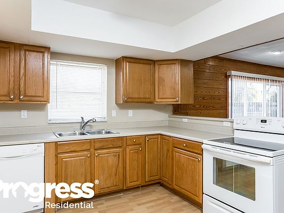 5th image of 8204 NW 74th Ave