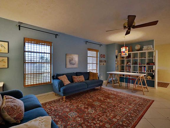 4th image of 1902 SE Esterbrook St