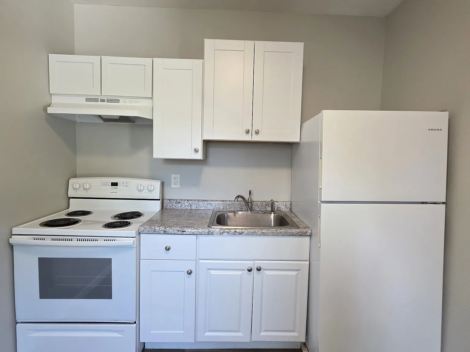 Studio, $850 — Photo 4