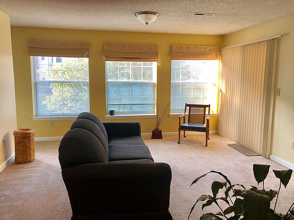 5th image of 200 Fox Hollow Dr APT 109