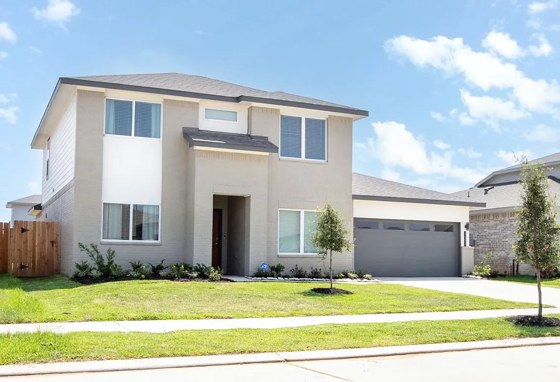 4 bed, 2600 sqft, $3,500 — Photo 1
