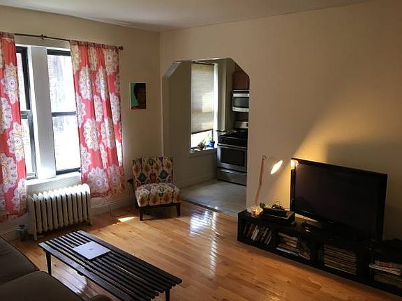 2nd image of 289 Convent Ave APT 5
