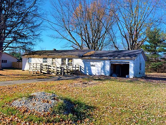 3rd image of 234 Chevy Chase Dr