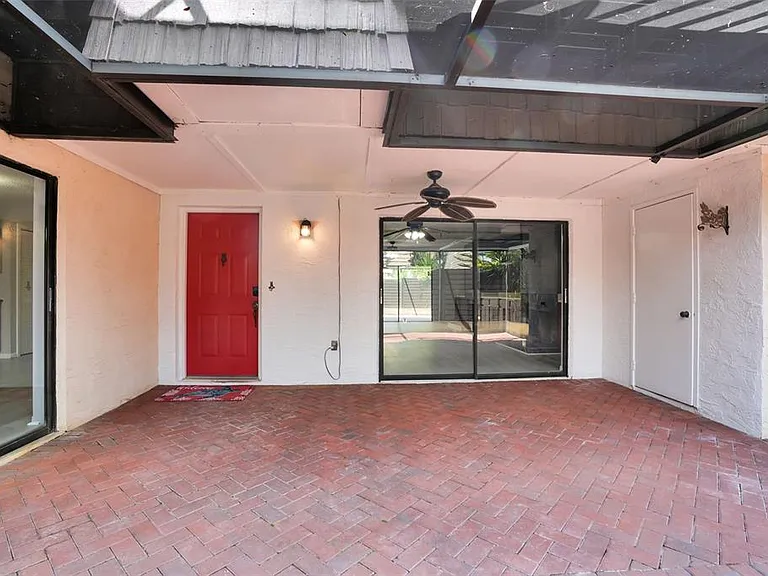 15217 W Pond Woods Dr — Photo 46
