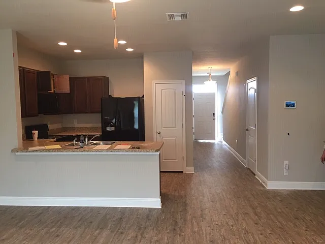 3 bed, 1519 sqft, $1,950 — Photo 3
