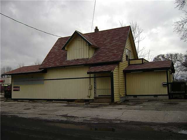 2nd image of 1002 N Reynolds Rd