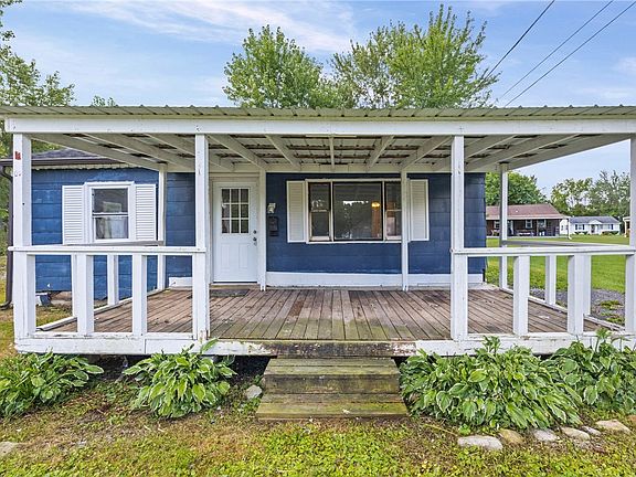 3rd image of 6 Seneca Cir